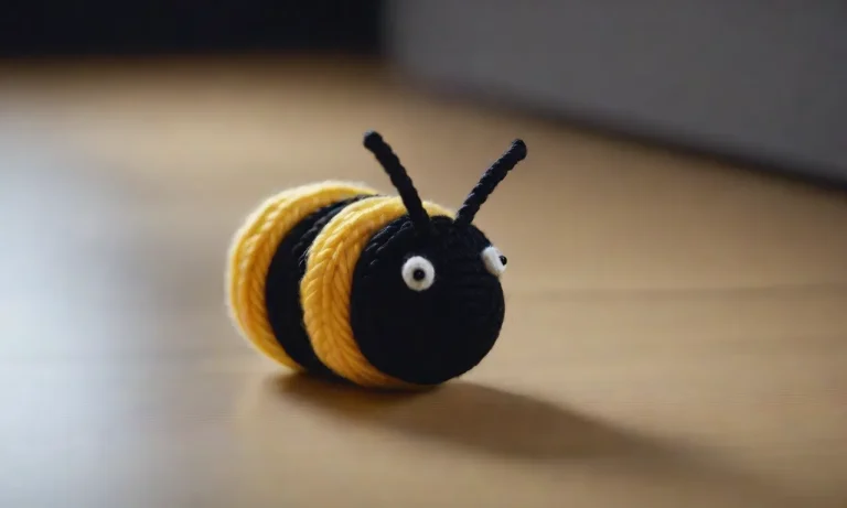 How To Crochet A Chunky Yarn Bee: A Comprehensive Guide