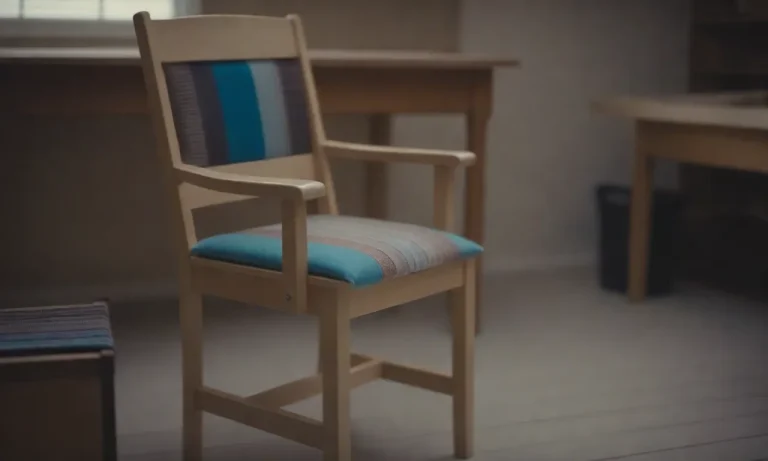 How To Weave A Chair Seat With Fabric: A Comprehensive Guide