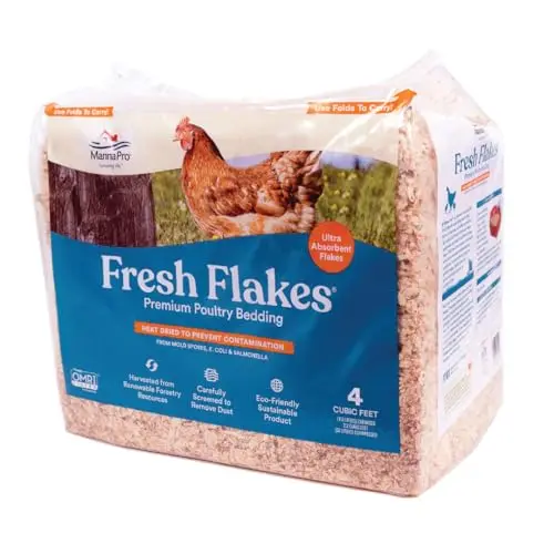 Manna Pro pine shavings for chicken coop bedding