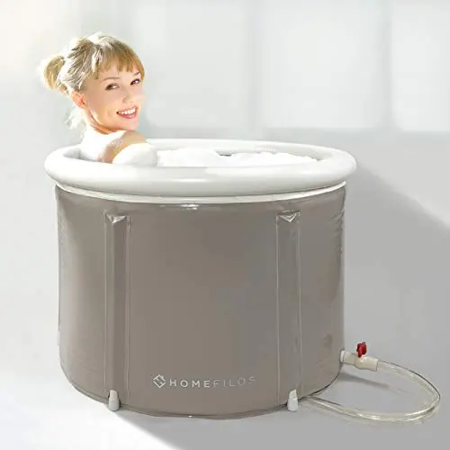 Space-saving round soaking tub, easy draining